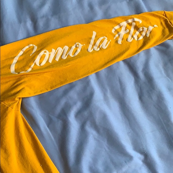 Yellow long sleeved Selena crop top - Picture 4 of 5